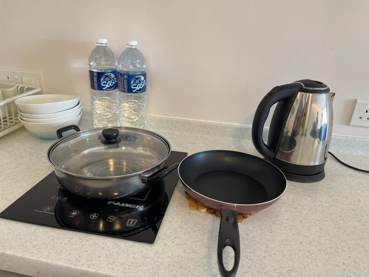 Aru Suites Homestay Wifi,Carpark,24H Check In,Water Filter By R2 Residence コタキナバル エクステリア 写真