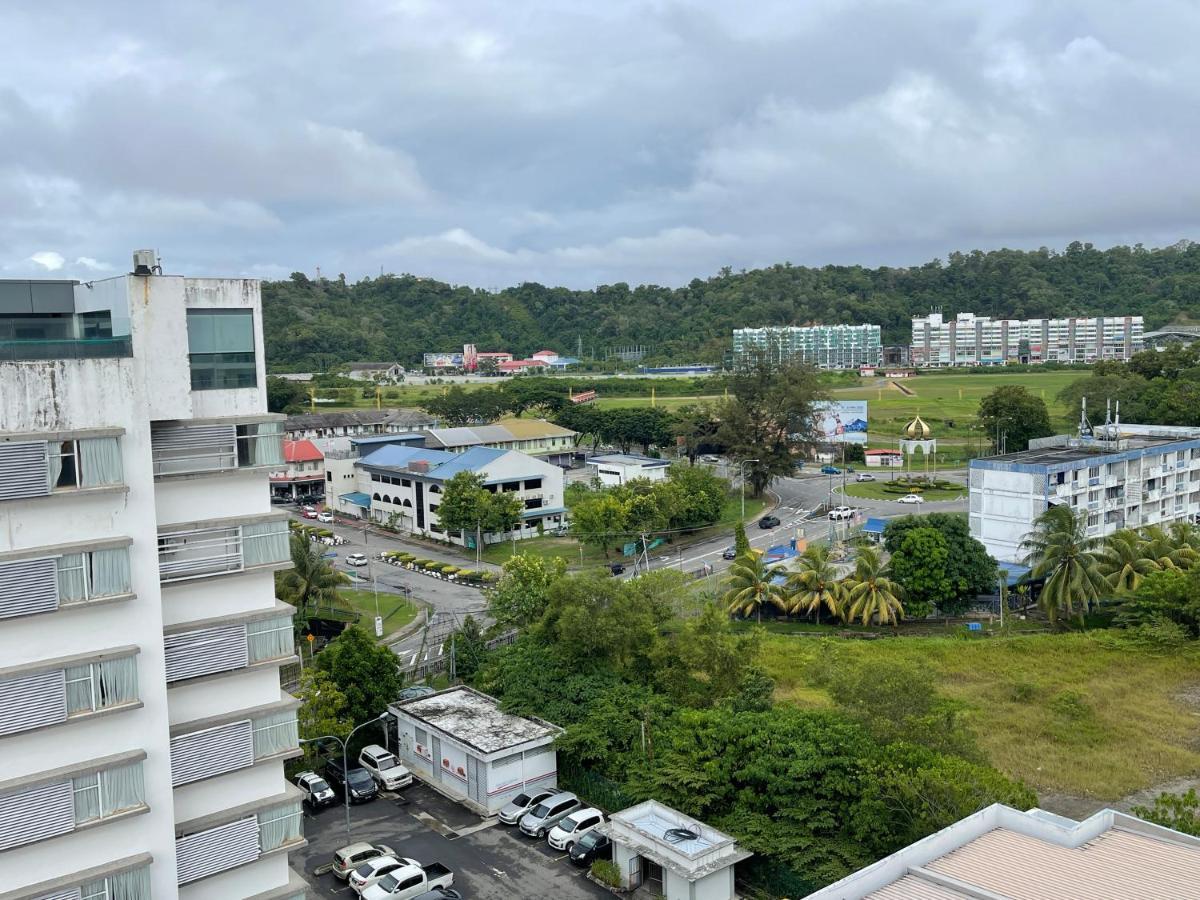 Aru Suites Homestay Wifi,Carpark,24H Check In,Water Filter By R2 Residence コタキナバル エクステリア 写真