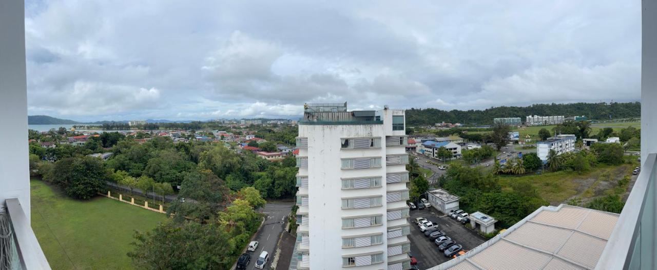 Aru Suites Homestay Wifi,Carpark,24H Check In,Water Filter By R2 Residence コタキナバル エクステリア 写真