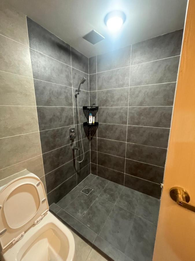 Aru Suites Homestay Wifi,Carpark,24H Check In,Water Filter By R2 Residence コタキナバル エクステリア 写真