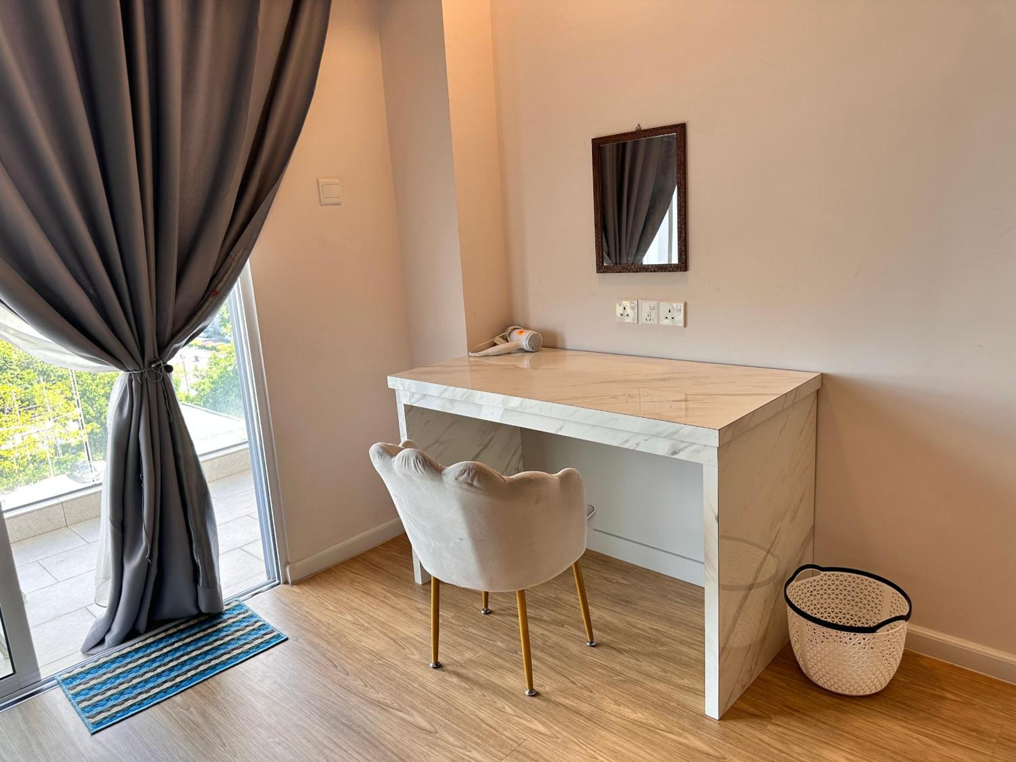 Aru Suites Homestay Wifi,Carpark,24H Check In,Water Filter By R2 Residence コタキナバル エクステリア 写真