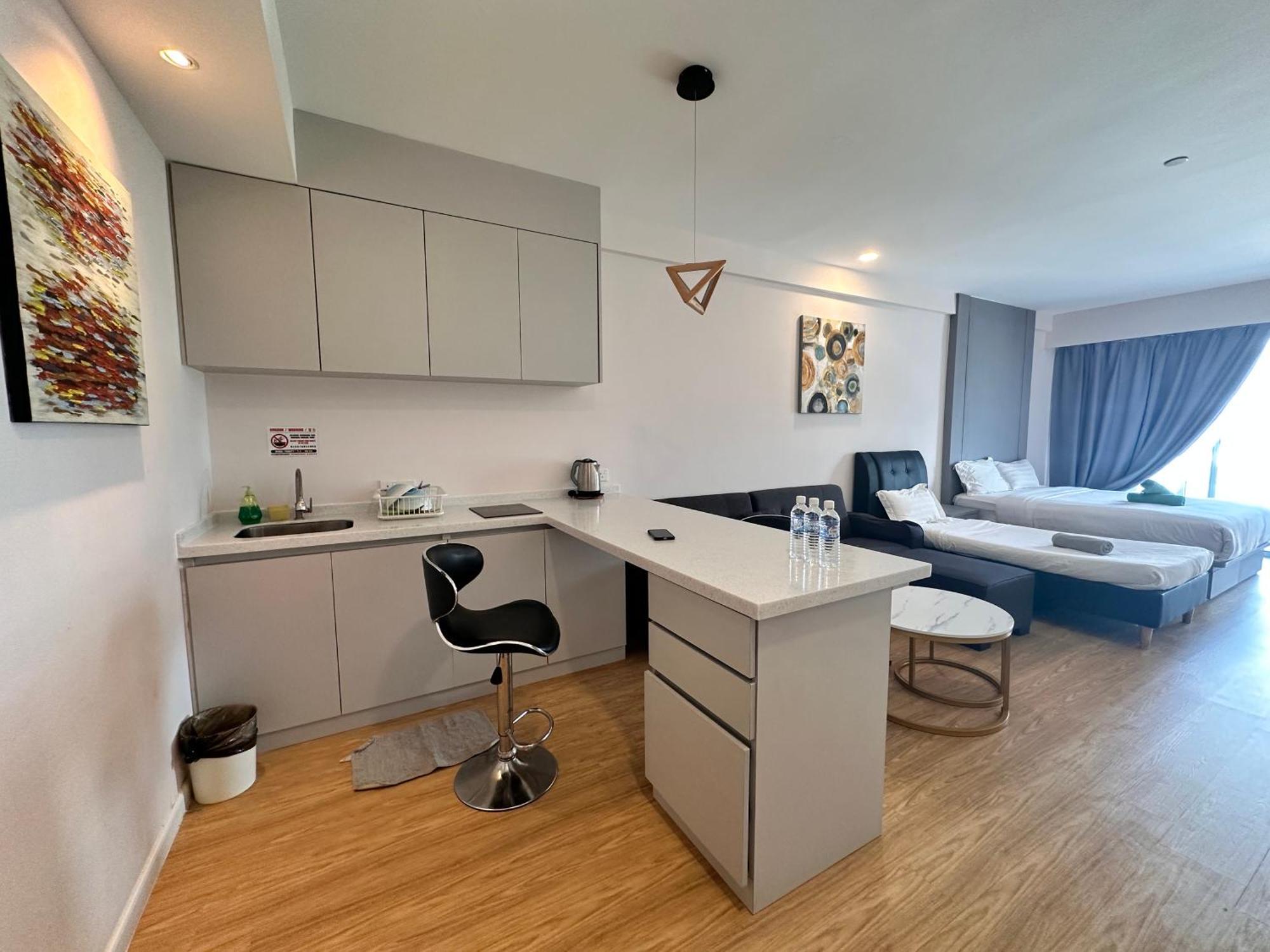 Aru Suites Homestay Wifi,Carpark,24H Check In,Water Filter By R2 Residence コタキナバル エクステリア 写真