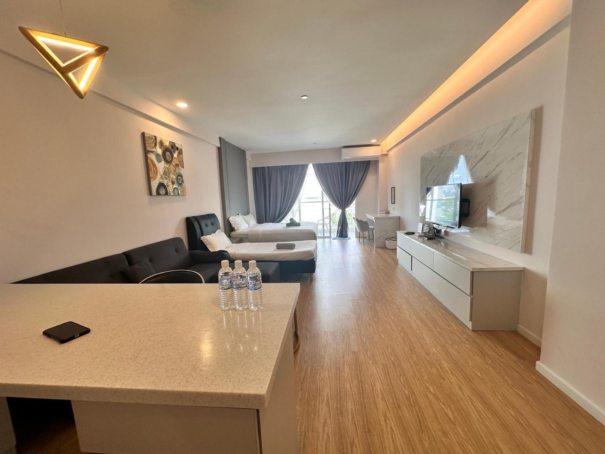 Aru Suites Homestay Wifi,Carpark,24H Check In,Water Filter By R2 Residence コタキナバル エクステリア 写真